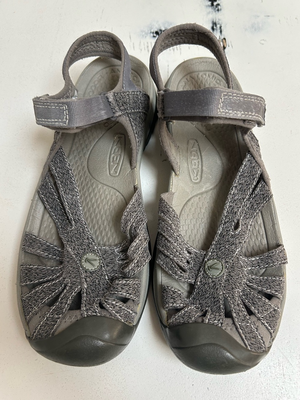 KEEN Rose Sandals Women’s Size 10 Grey Outdoor Hiking Water Shoes Comfort - Picture 9 of 14